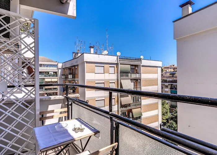 Olimpia - New Luxury Near Trastevere & Pamphili Apartment
