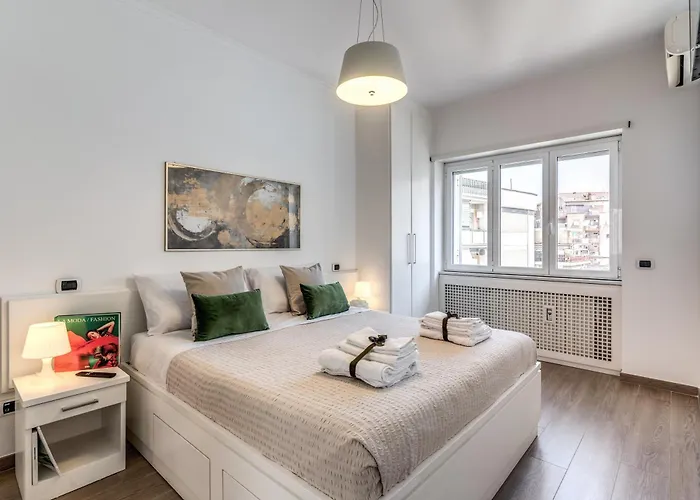 Olimpia - New Luxury Near Trastevere & Pamphili Apartment Rom