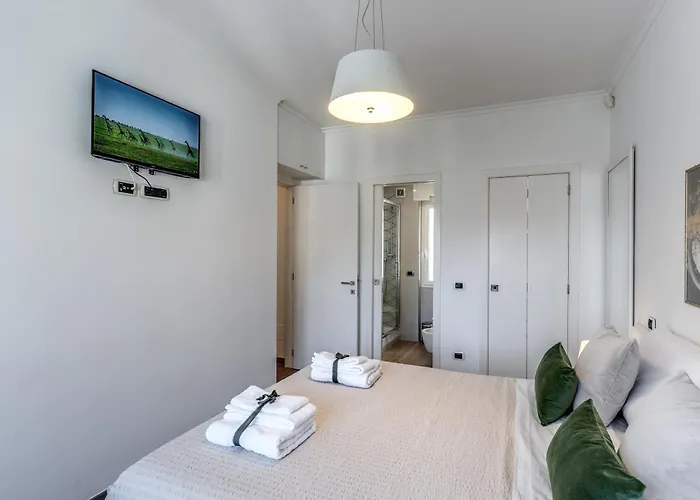 Olimpia - New Luxury Near Trastevere & Pamphili Apartment Rom