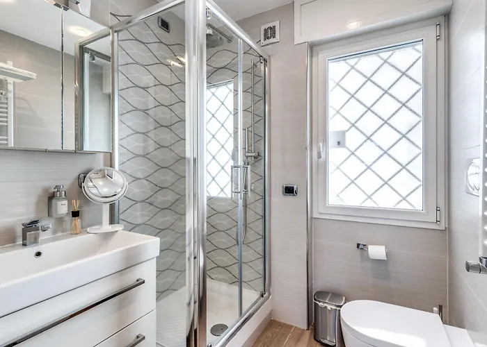 Olimpia - New Luxury Near Trastevere & Pamphili Apartment Rom