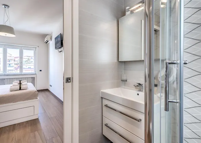 Olimpia - New Luxury Near Trastevere & Pamphili Apartment Rom